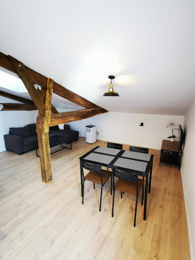 Appartement Neuf Climatise Sous Les Toits La Roche-Chalais Екстериор снимка