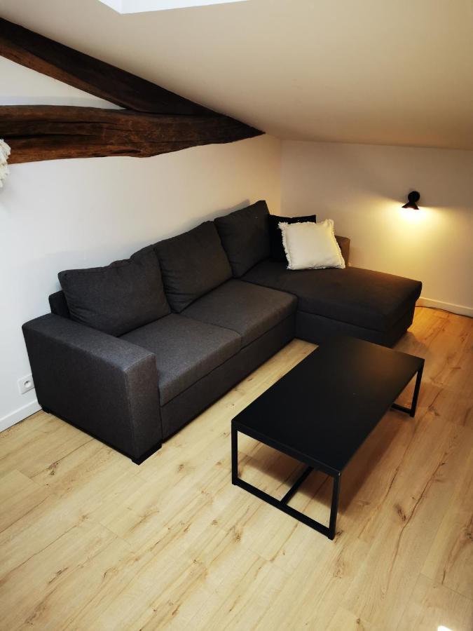 Appartement Neuf Climatise Sous Les Toits La Roche-Chalais Екстериор снимка