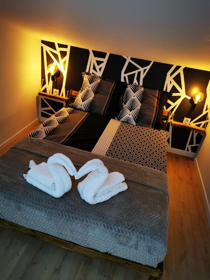 Appartement Neuf Climatise Sous Les Toits La Roche-Chalais Екстериор снимка